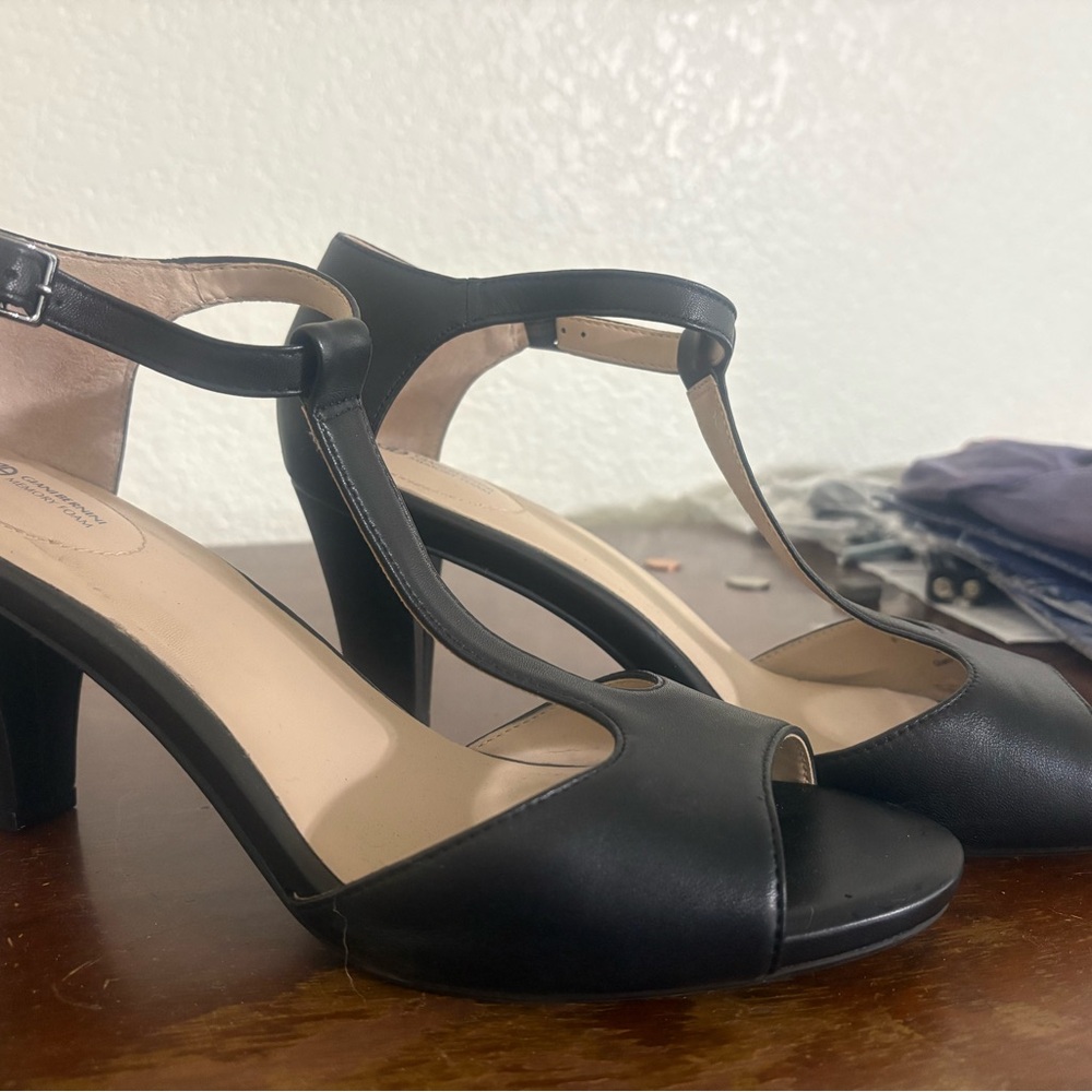 Giani Bernini Black T-Strap Heels (sz 10)